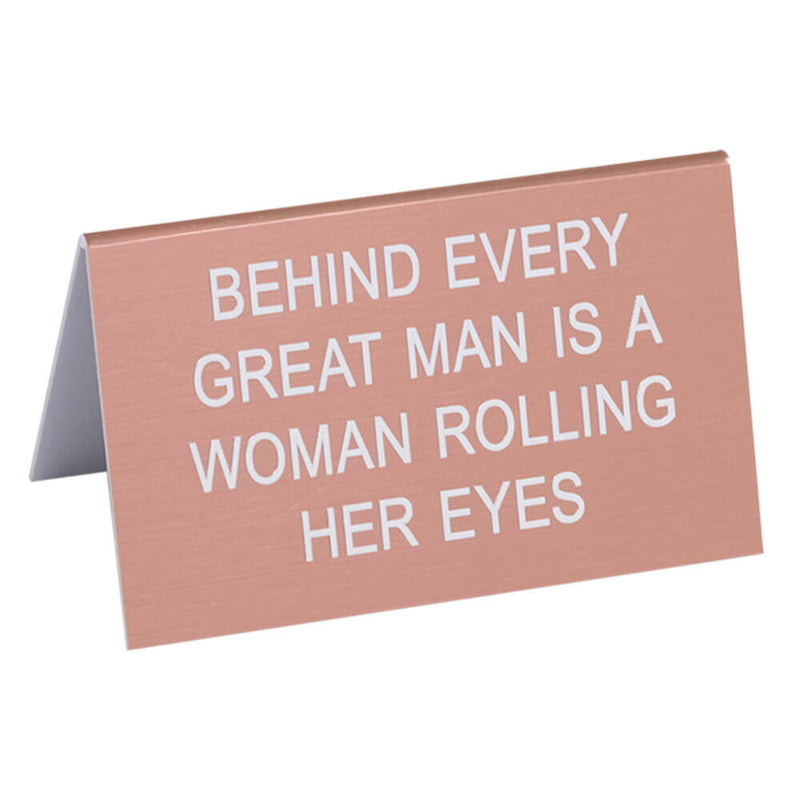 Sano mikä pöytämerkki iso